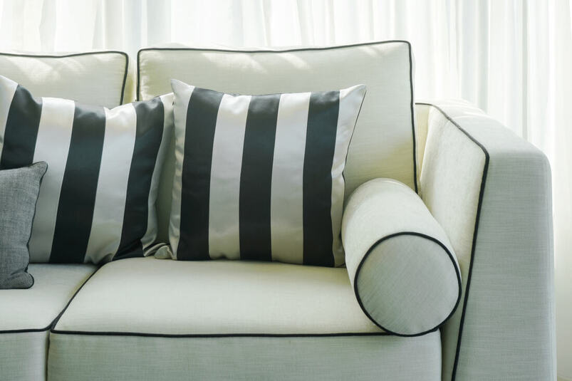 A picture of a black and white sofa.